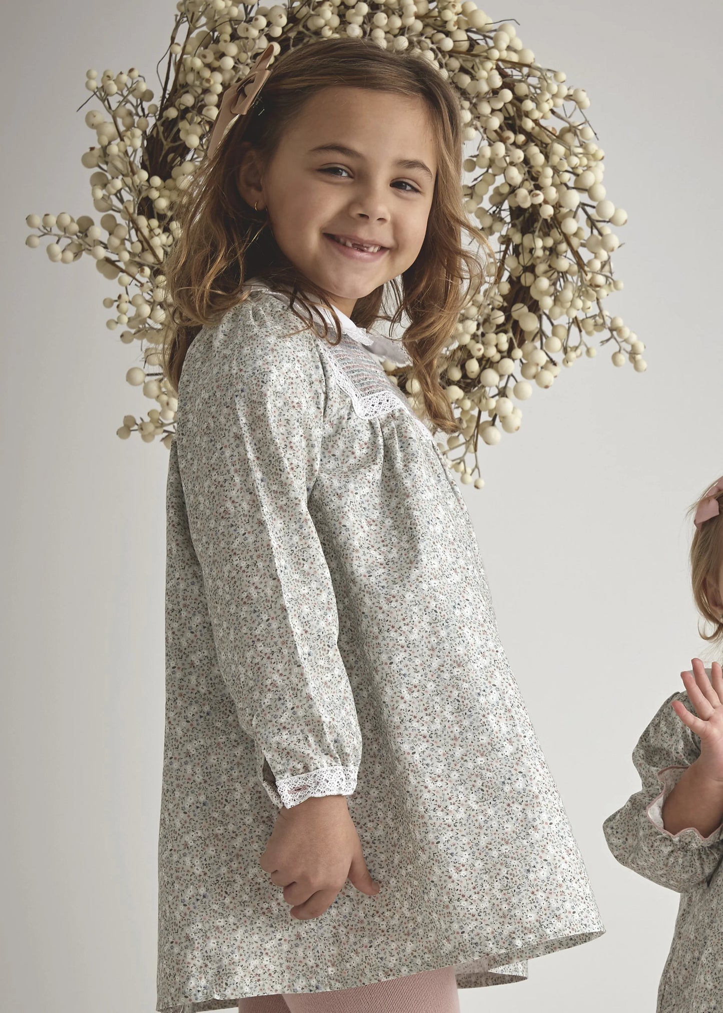 Vestido Manga Larga Magnolia con Cuello Peter Pan y Nido de Abeja