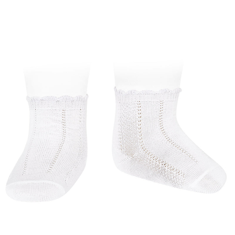 Calcetines Cortos Labrados en Blanco