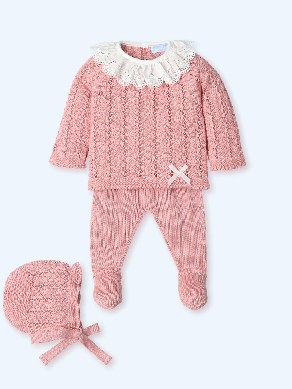 Conjunto Perle Blossom con Cuello de Encaje Blanco Bordado y Detalle de Lazo Blanco Capota a Juego