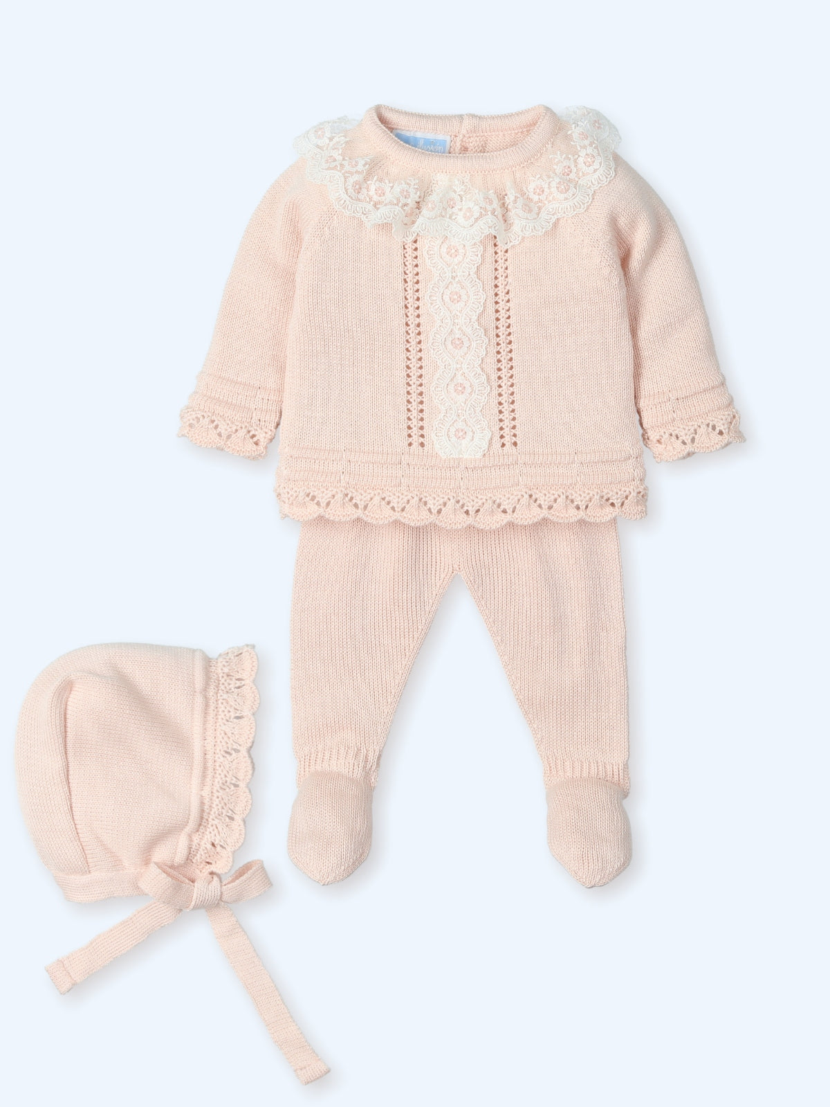 Conjunto Perle Rosa Empolvado Cuello de Encaje con Detalles Florales Bordados y Capota a Juego
