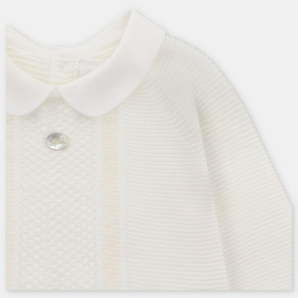 Conjunto Perle Crudo con Detalles en Nido de Abeja Cuello Peter Pan y Capota a Juego