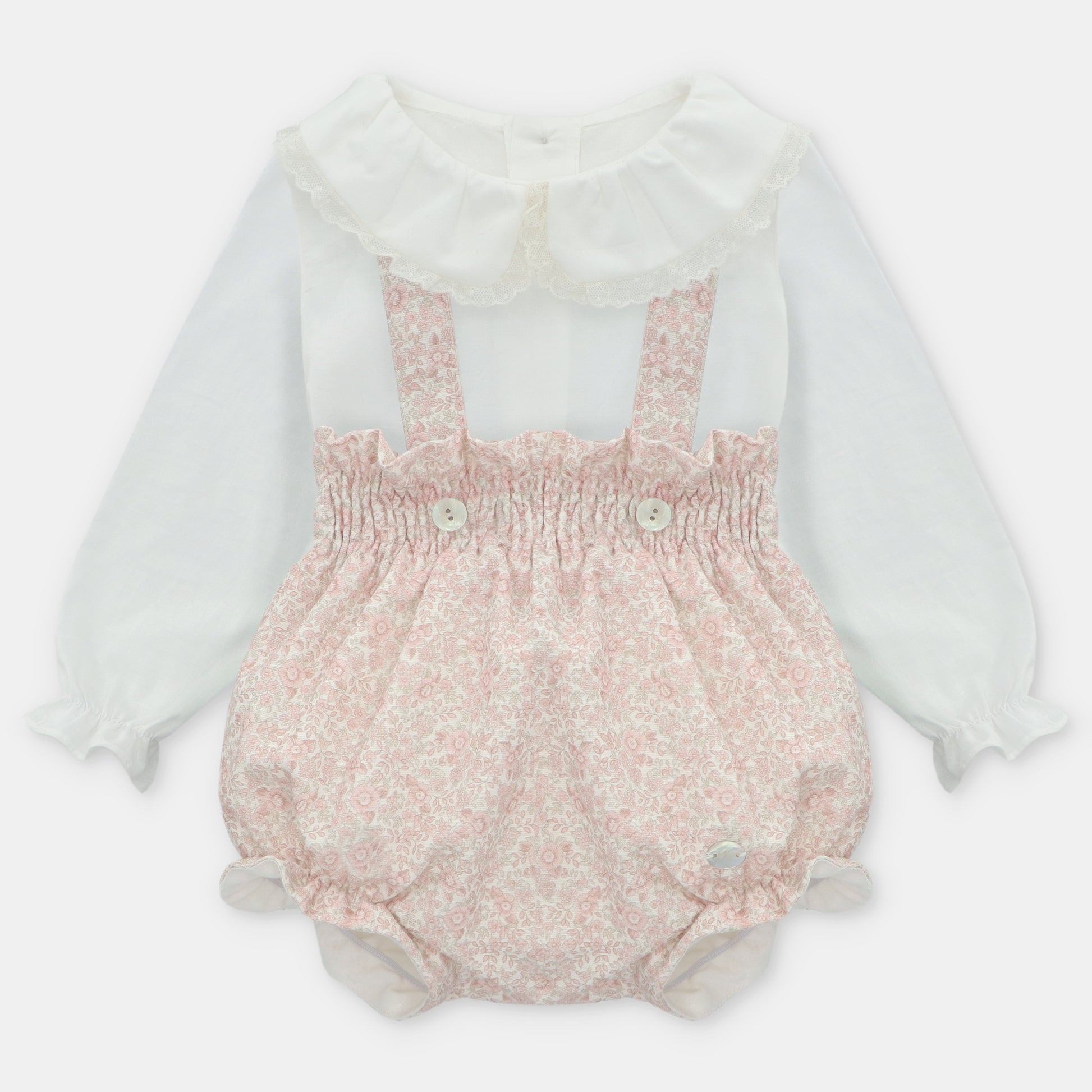 Conjunto de Ranita de Lino con Estampado de Flores Rosa y Camisa Cuello Peter Pan con Detalles en Encaje Leeds