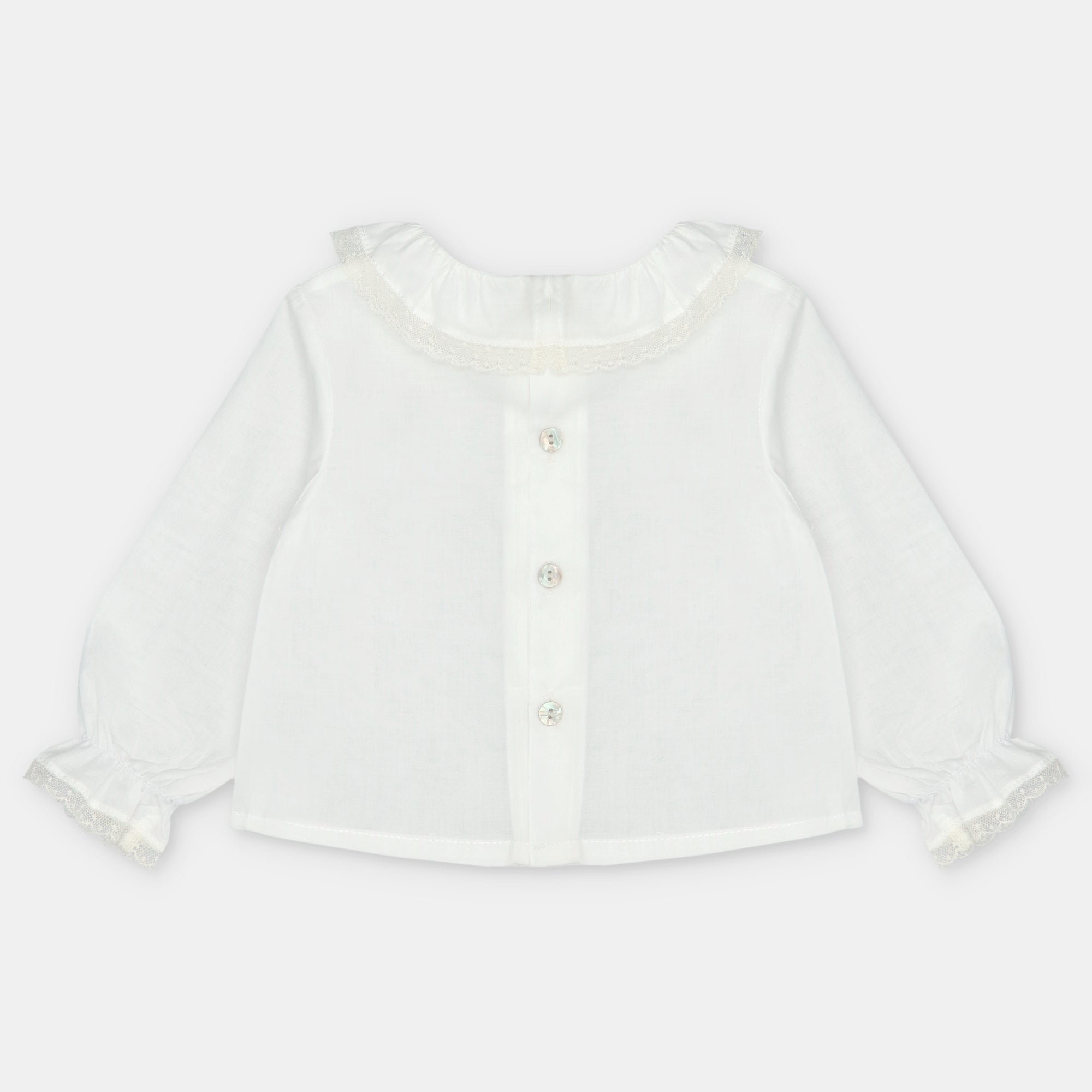 Blusa Blanca con Cuello Batista