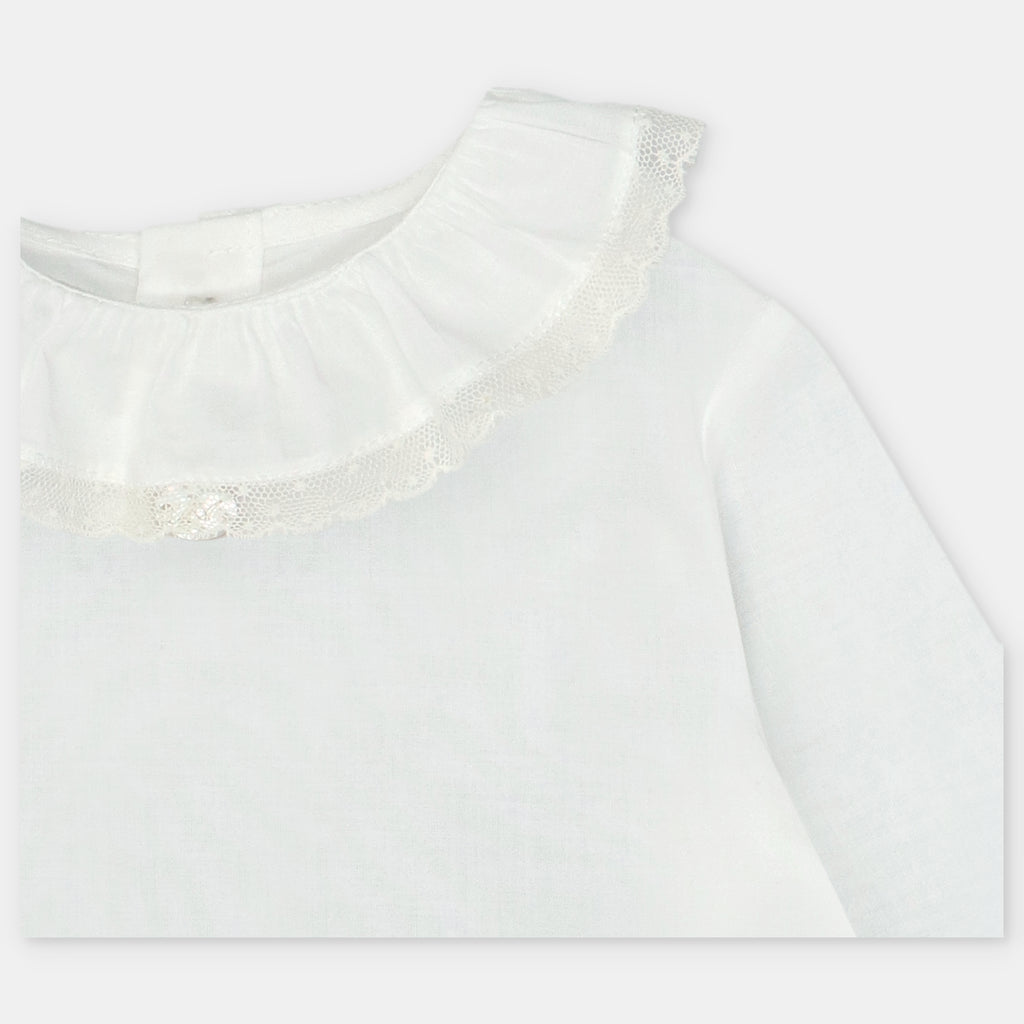 Blusa Blanca con Cuello Batista