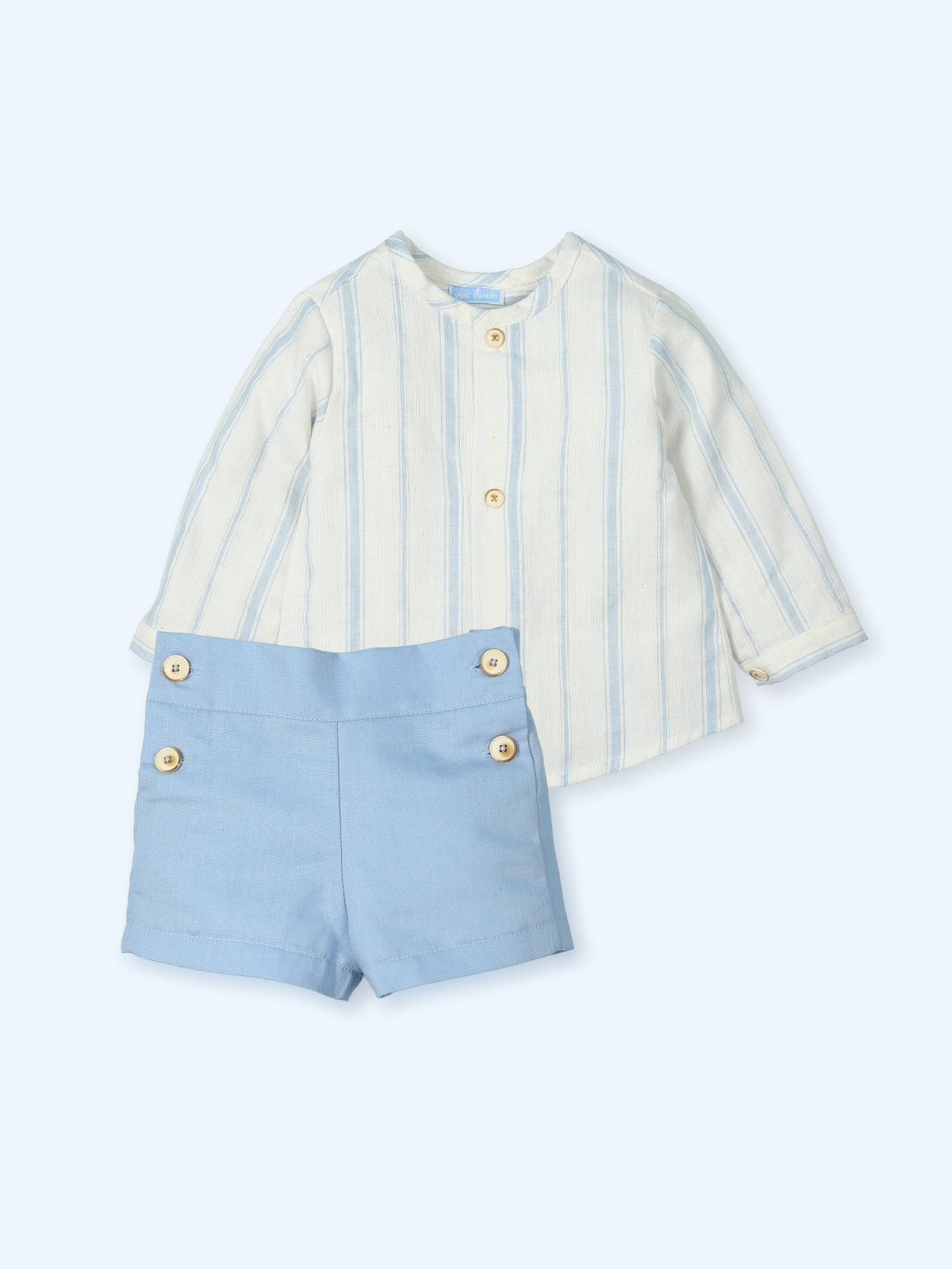 Camisa Crema con Lineas Azules y Short Azul Tigris