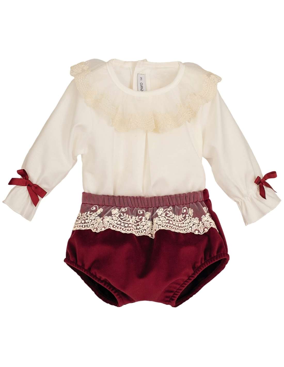 Conjunto Terciopelo Granate y Blonda con Capota