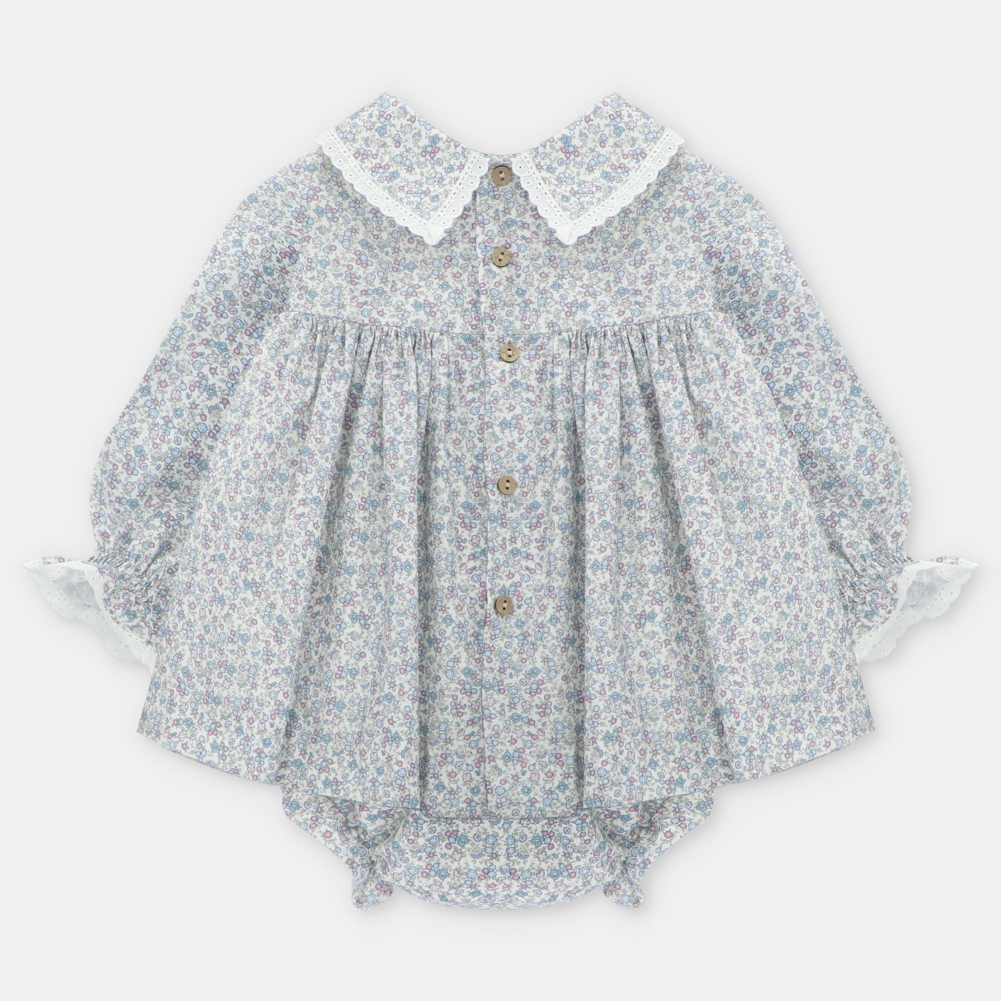 Jesusito Microestampado de Flores con Detalles de Blonda en Cuello y Manga Acampanadas Costwold