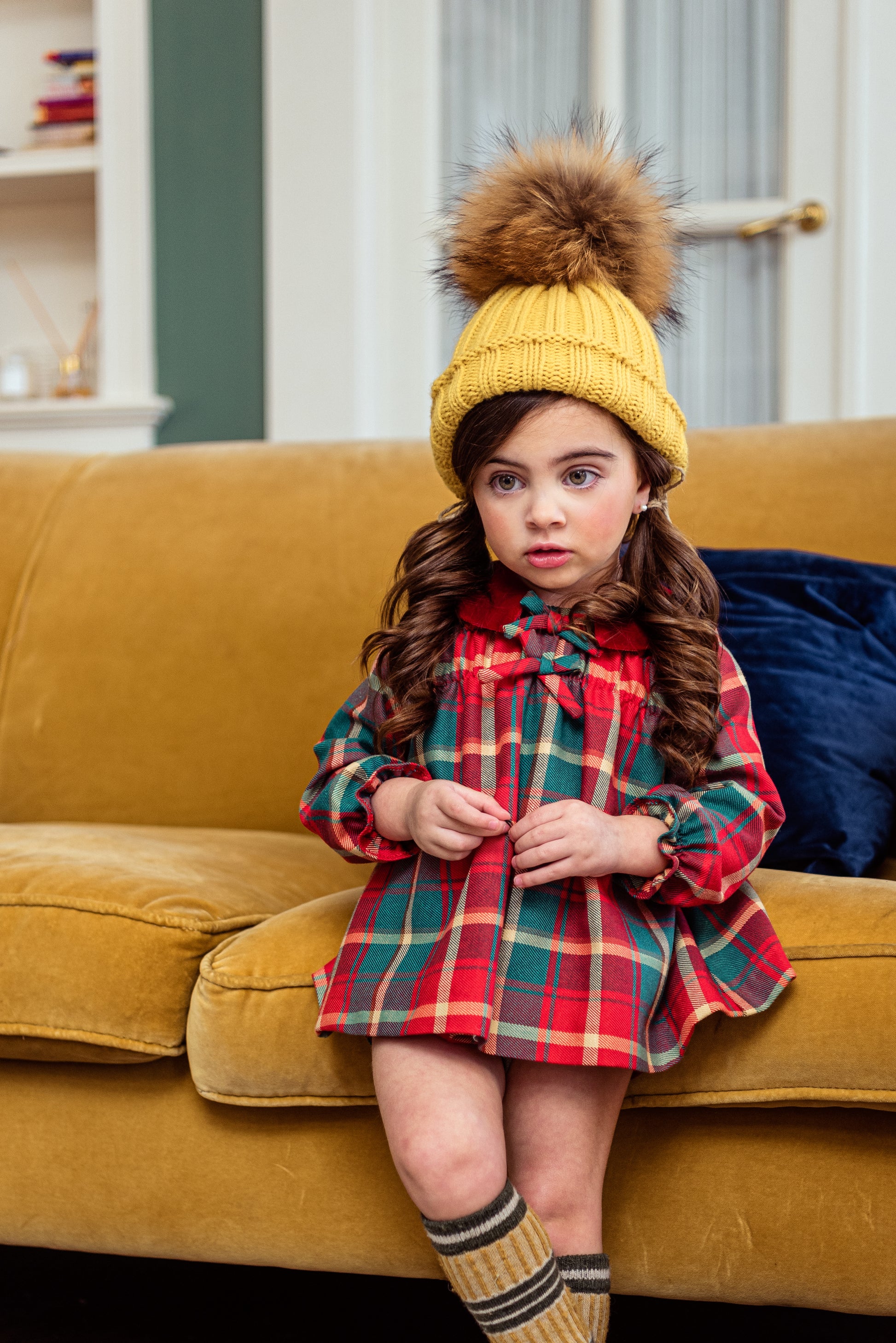 Jesusito Colección Tartan Verde y Rojo con Cuello de Terciopelo Rojo