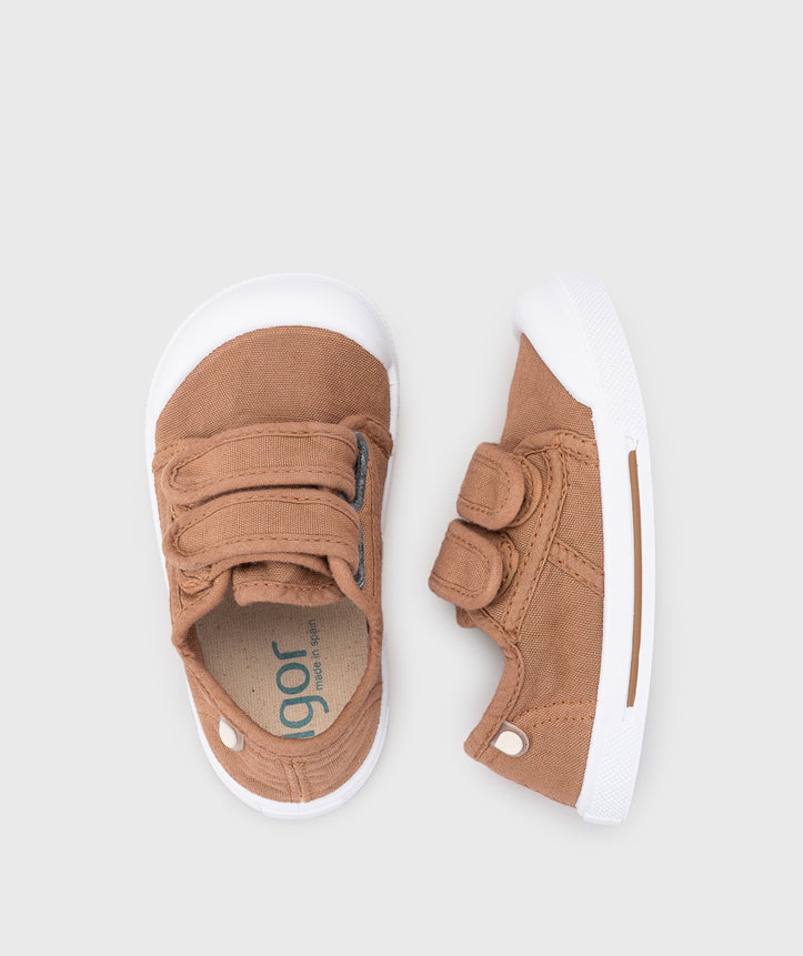 Zapato de Lona Barefoot Camel con Cierre Magico