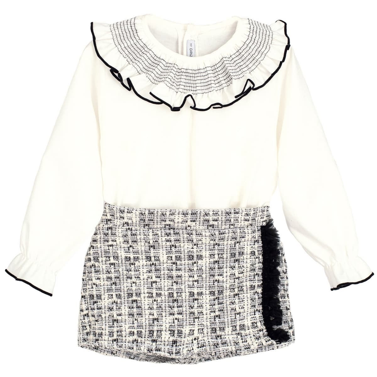 Conjunto Falda Short y Blusa Cuello Oversized con Negro