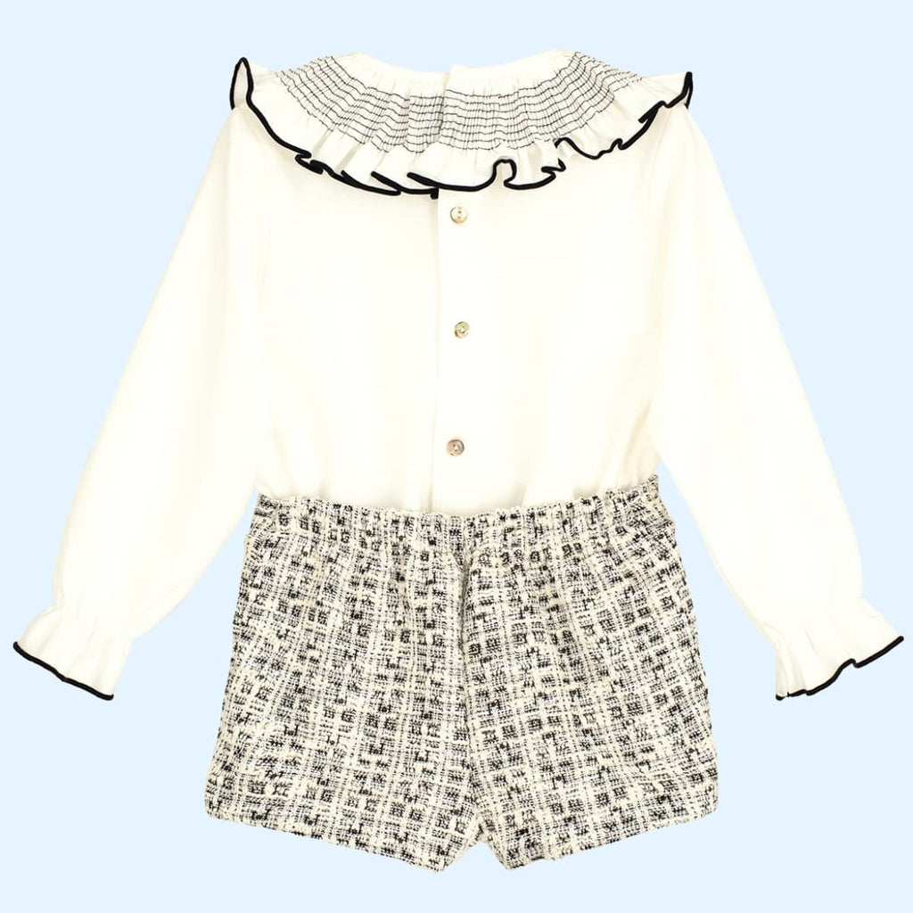 Conjunto Falda Short y Blusa Cuello Oversized con Negro