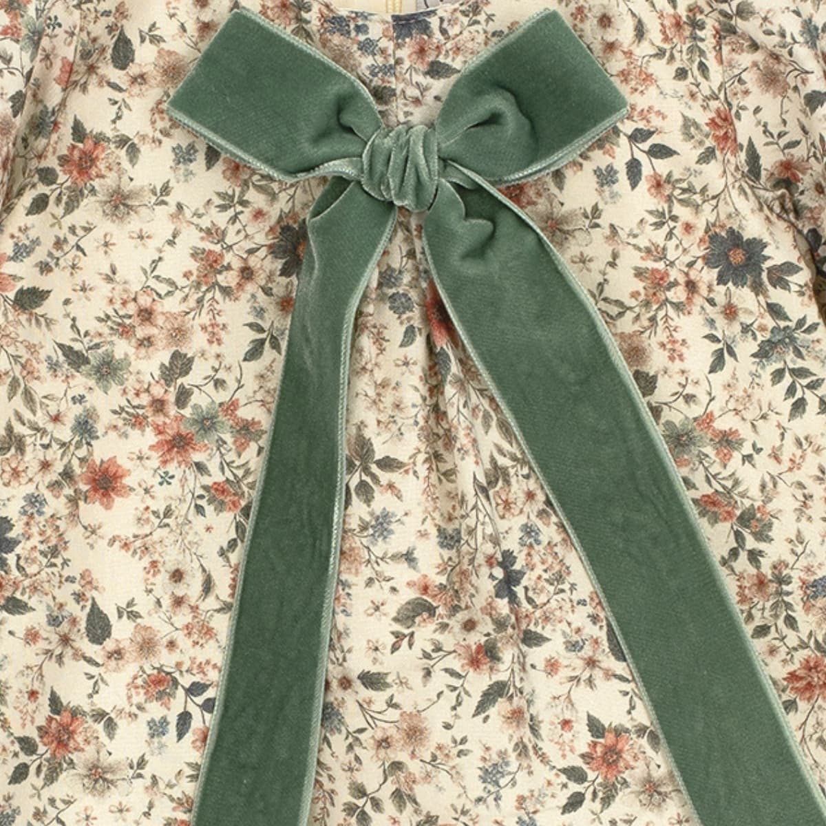 Vestido con Lazo de Terciopelo Verde Pistacho