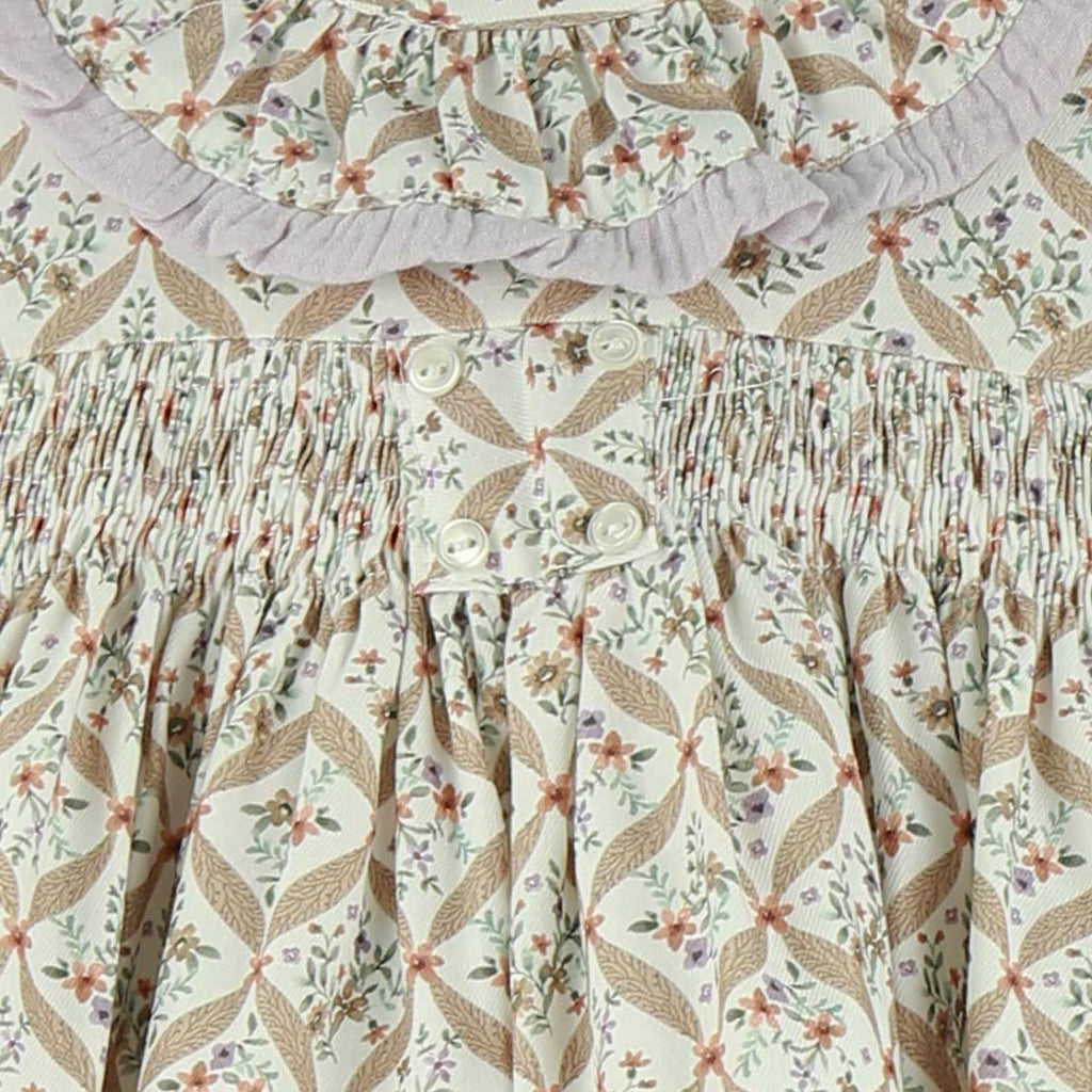 Vestido Laurel Entallado con Cuello Batista y Detalles en Lila