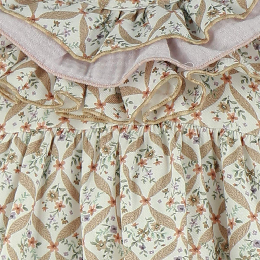 Vestido Laurel con Cuello Batista y Detalles en Lila