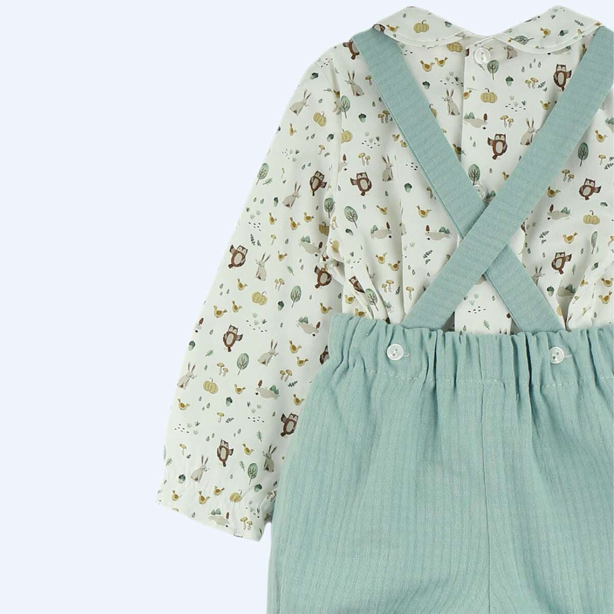 Conjunto de Tirantes Verde Agua y Camisa Manga Larga Estampada