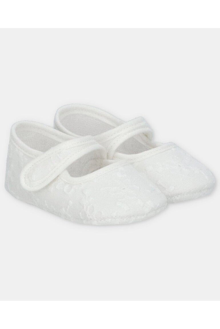 Merceditas Blancas con Flores Bordadas