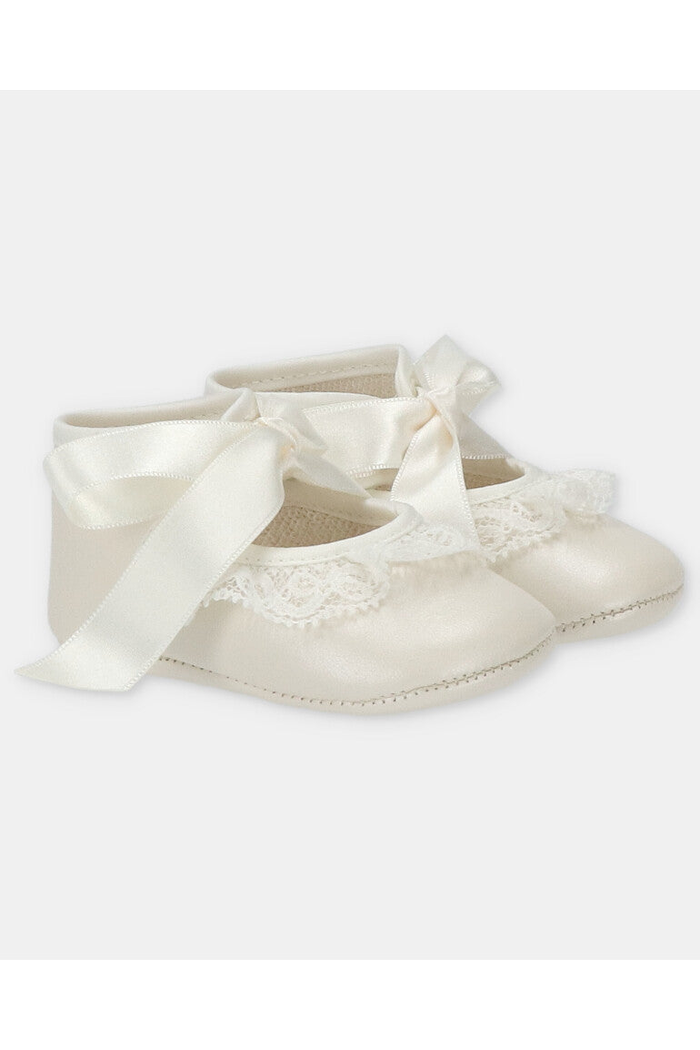 Merceditas Crema de Piel con Encaje y Cinta Empeine