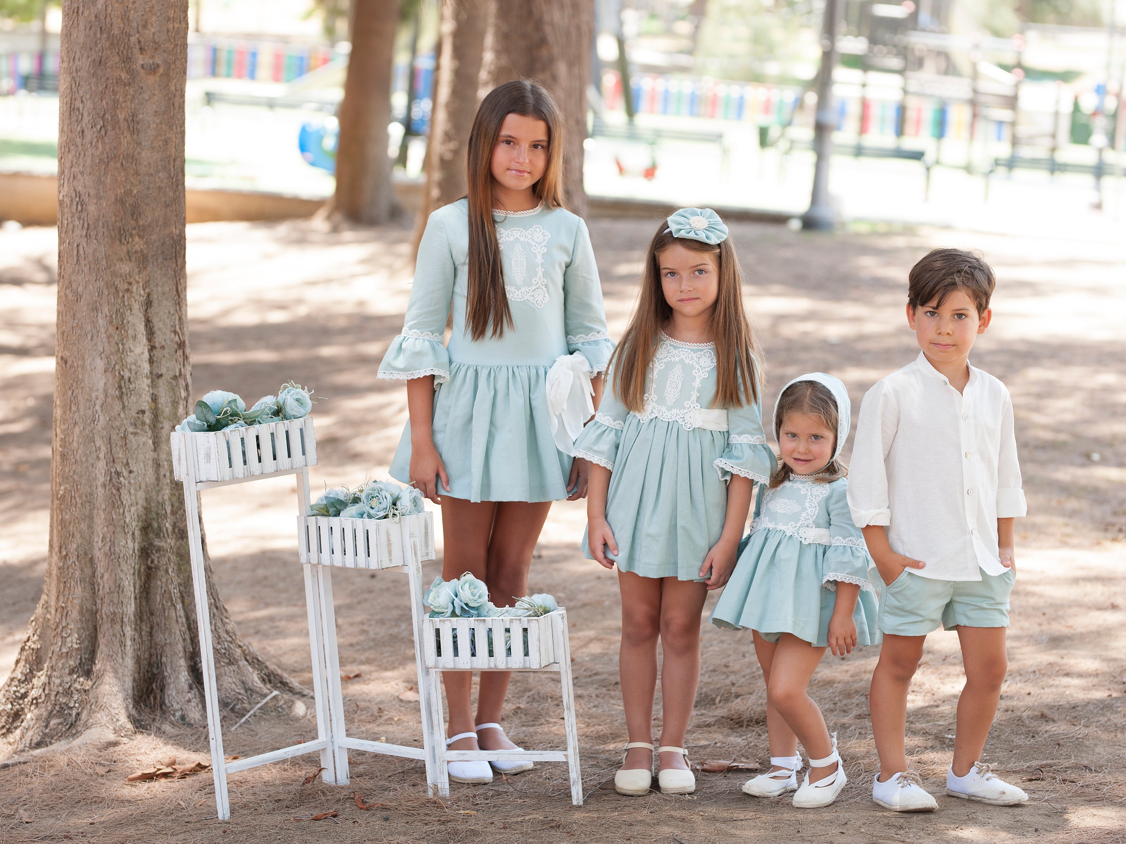 Jesusito Verde Menta con Encaje y Capota