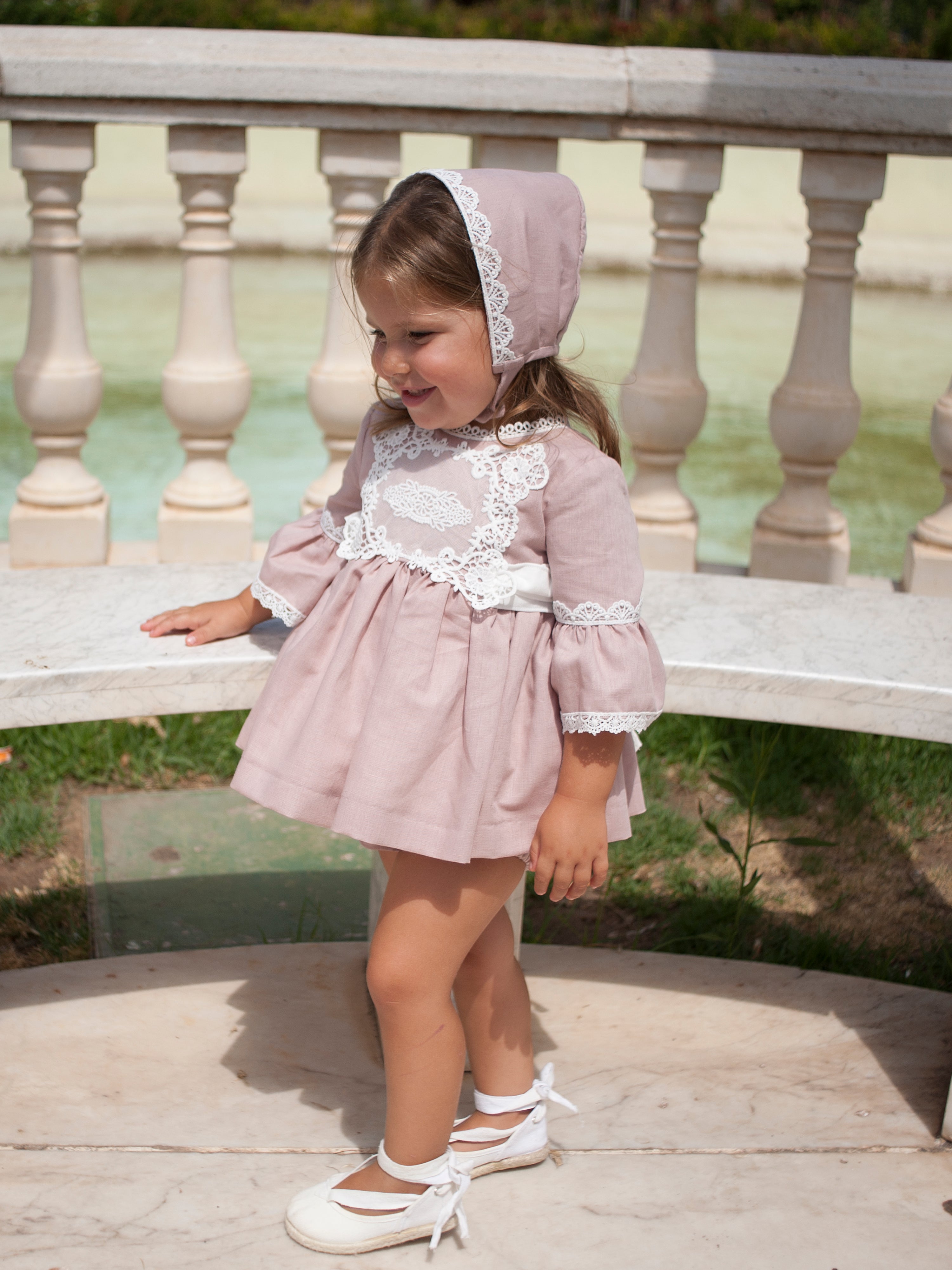 Jesusito Rosa Palo con Encaje y Capota