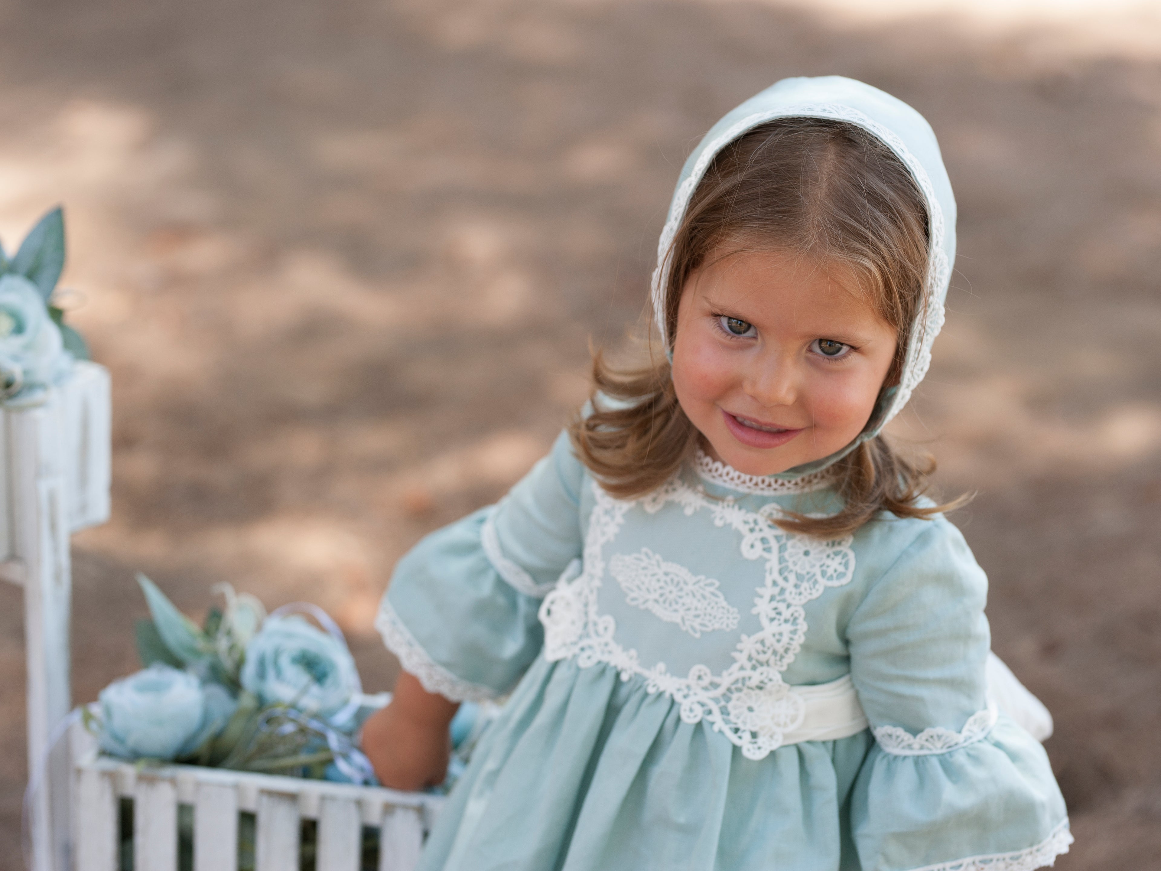 Jesusito Verde Menta con Encaje y Capota