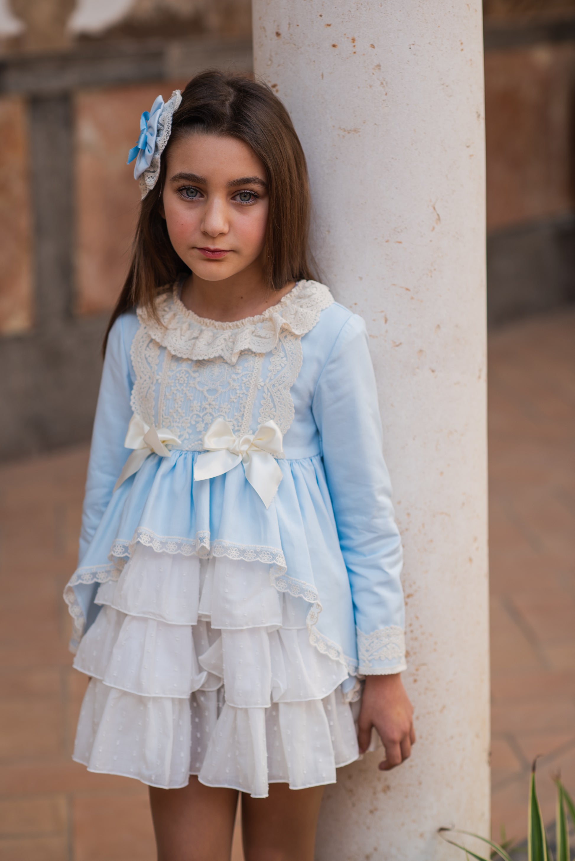 Vestido Talle Alto Celeste con Tul Bordado y Encaje