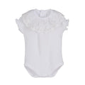 Body Manga Corta Cuello Batista en Encaje Blanco