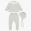 Conjunto Perle Gris Perla Detalles Trenzados y Cuello Bordado con Capota a Juego