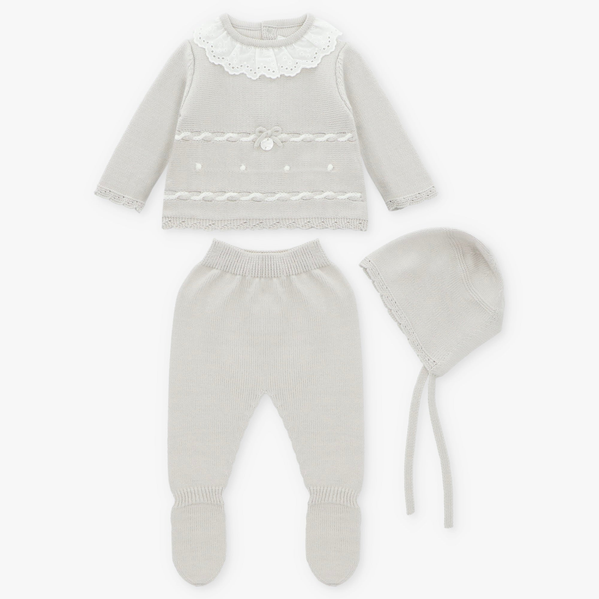 Conjunto Perle Gris Perla Detalles Trenzados y Cuello Bordado con Capota a Juego