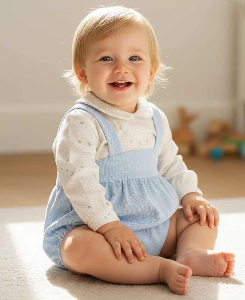 Conjunto Peto Celeste Pana y Camisa de Puntos