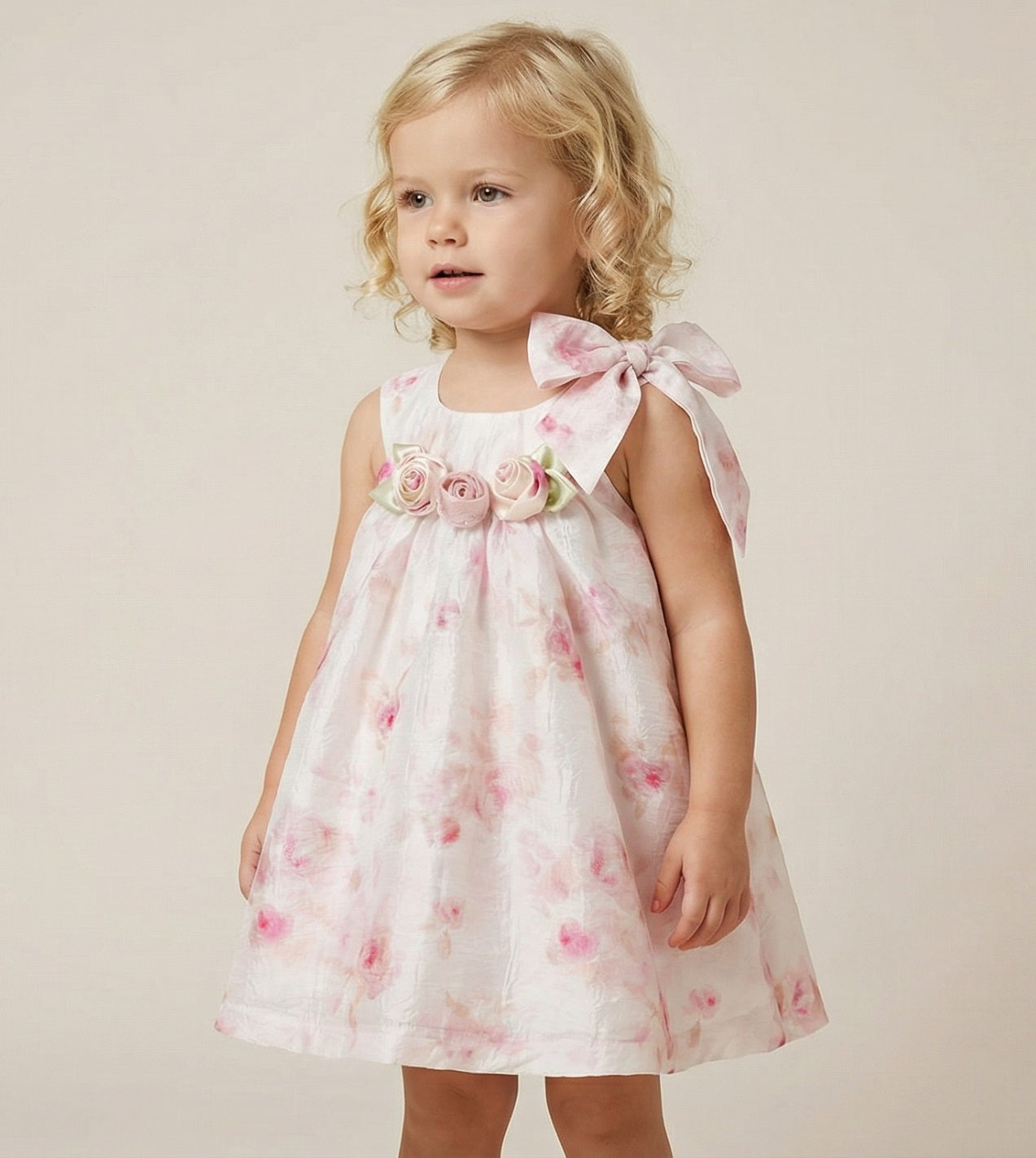 Vestido Cuello Halter con Rosas y Lazo Lateral