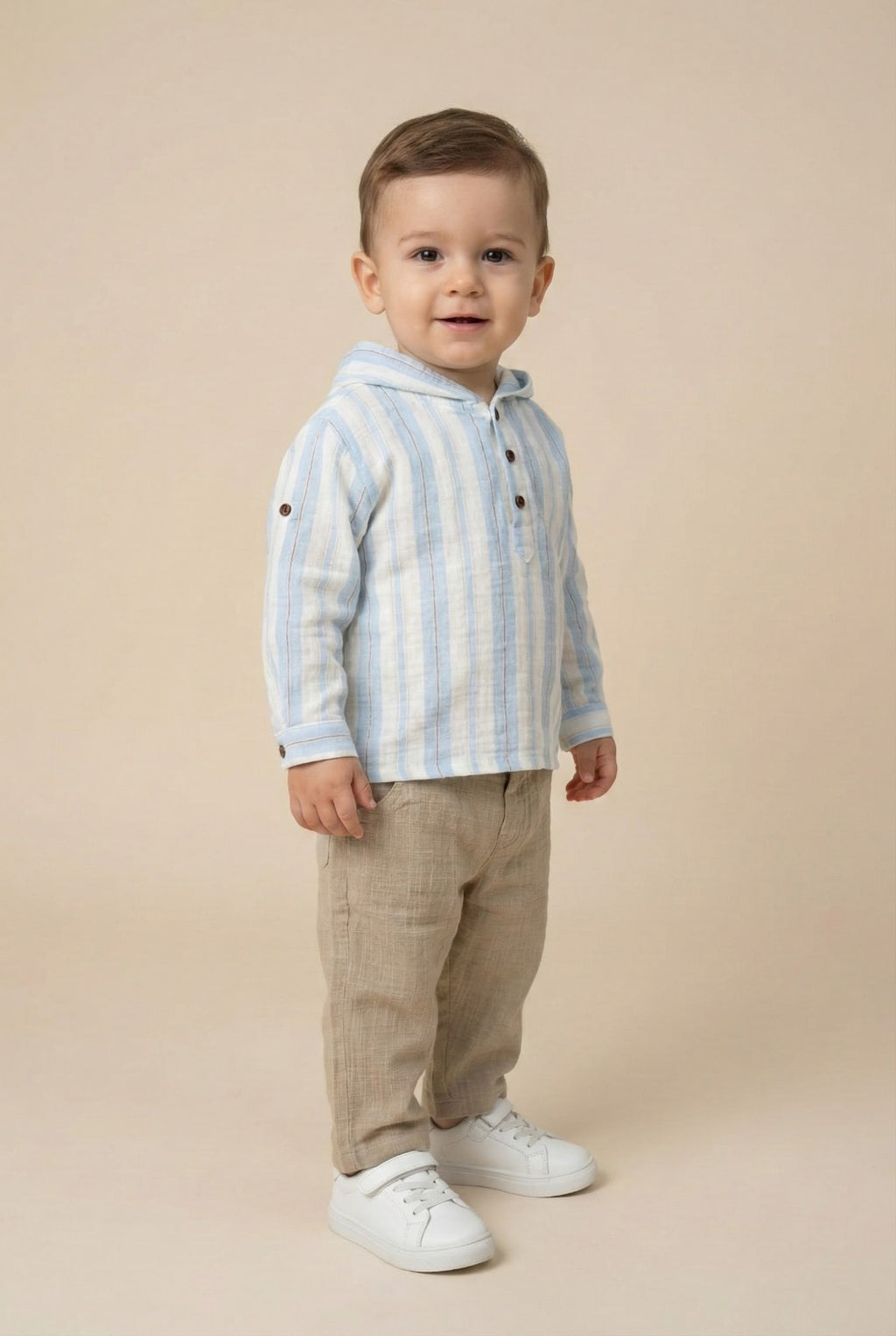 Conjunto de Camisa con Capucha de Rayas Azul Celeste con Beige y Pantalones a Juego