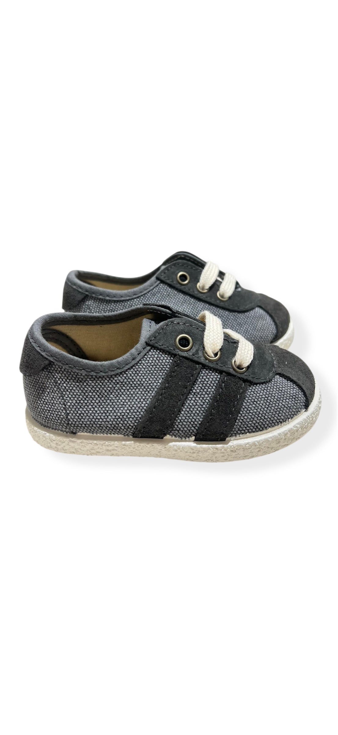 Blucher Gris Oscuro con Trenzas y Suela Blanca