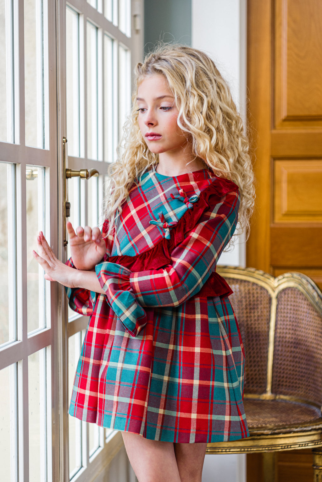 Vestido Colección Tartan Rojo y Verde con Volados de Terciopelo