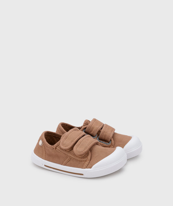 Zapato de Lona Barefoot Camel con Cierre Magico