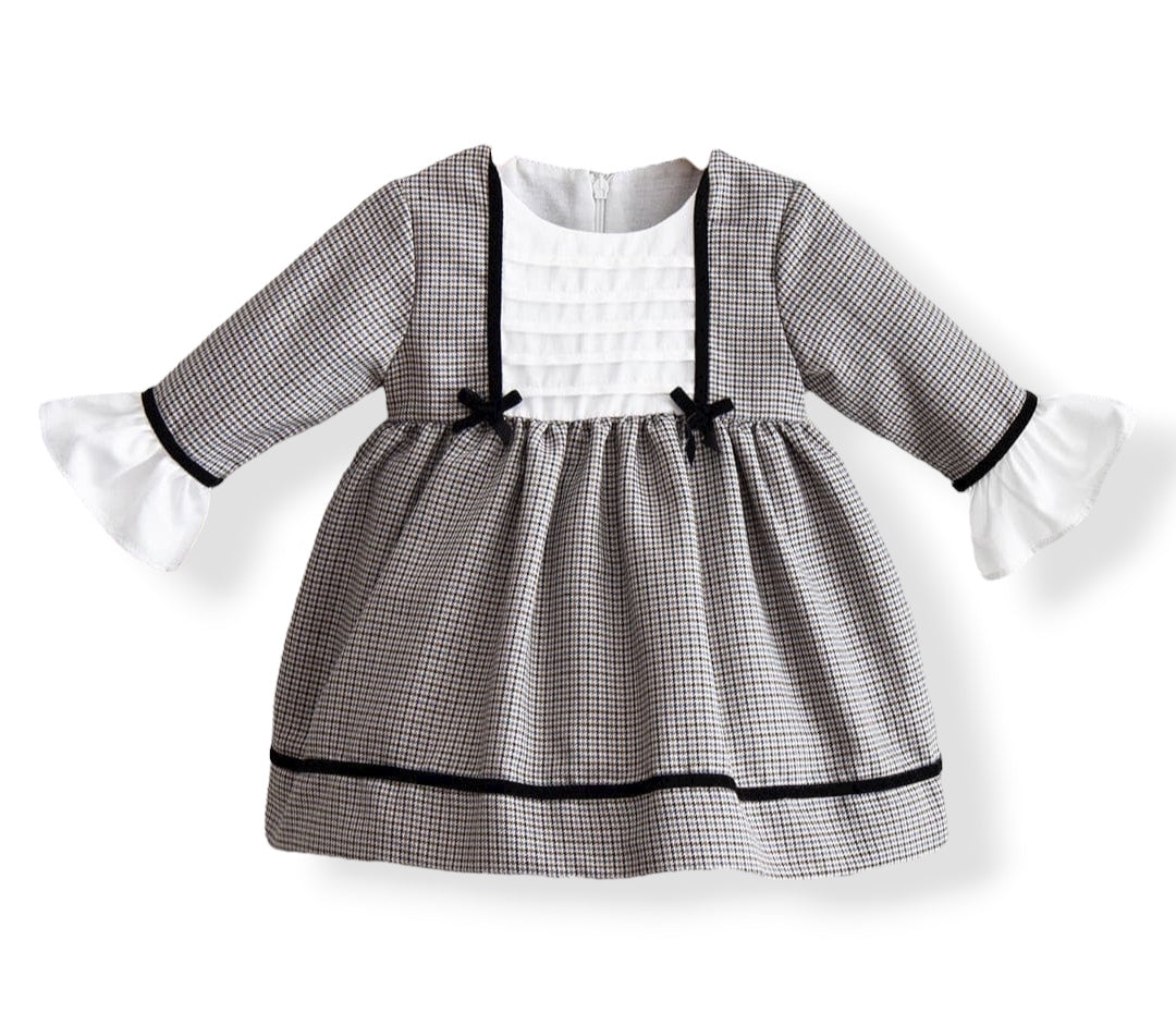 Vestido Manga 3/4 con Detalles en Terciopelo Negro