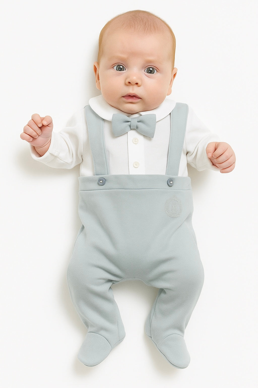 Conjunto de Tirantes Azul con Camisa Blanca y Pajarita