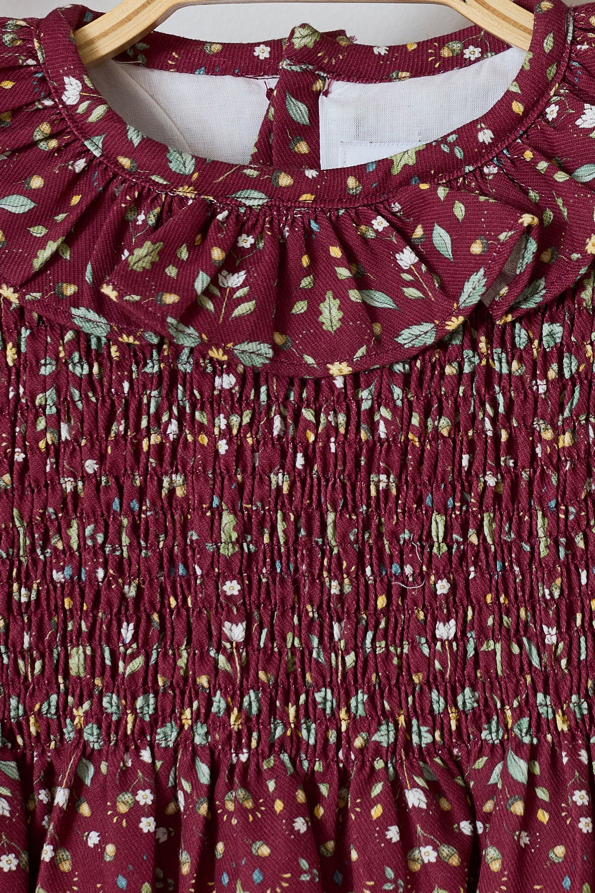 Vestido Granate Gomas Bellota con Cuello Batista