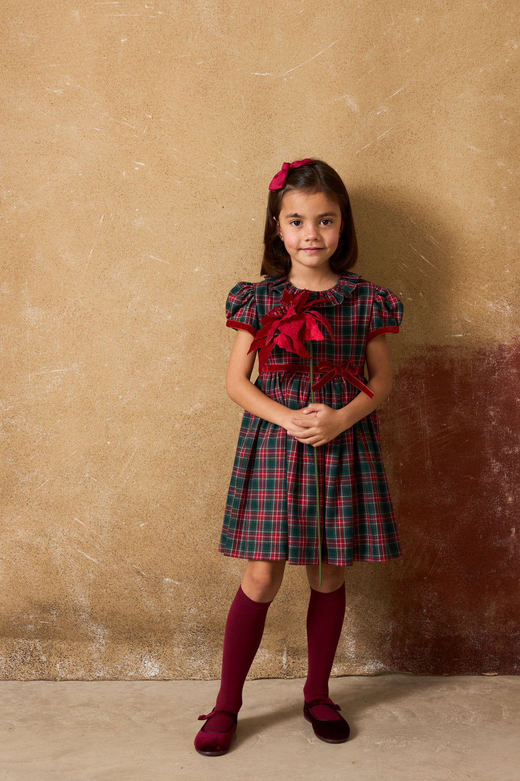 Vestido Clasico Tartan con Detalles en Terciopelo Rojo