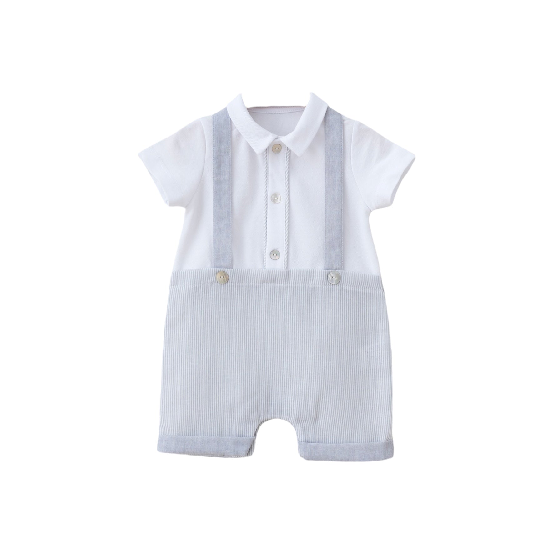 Peto Gris de Rayas con Tirantes y Camisa con Cuello Peter Pan Blanca
