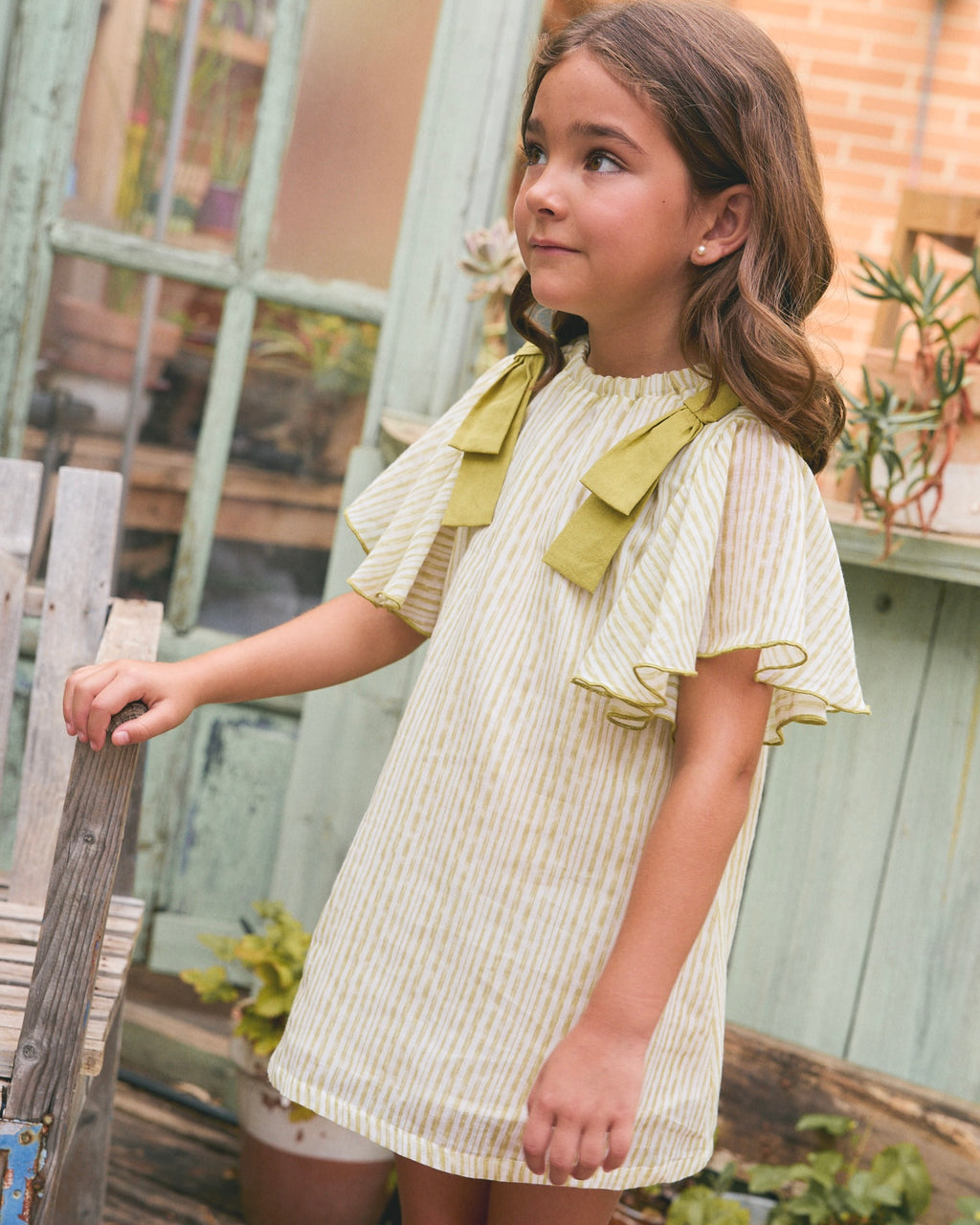 Vestido de Rayas Pistacho con Lazos en Hombros
