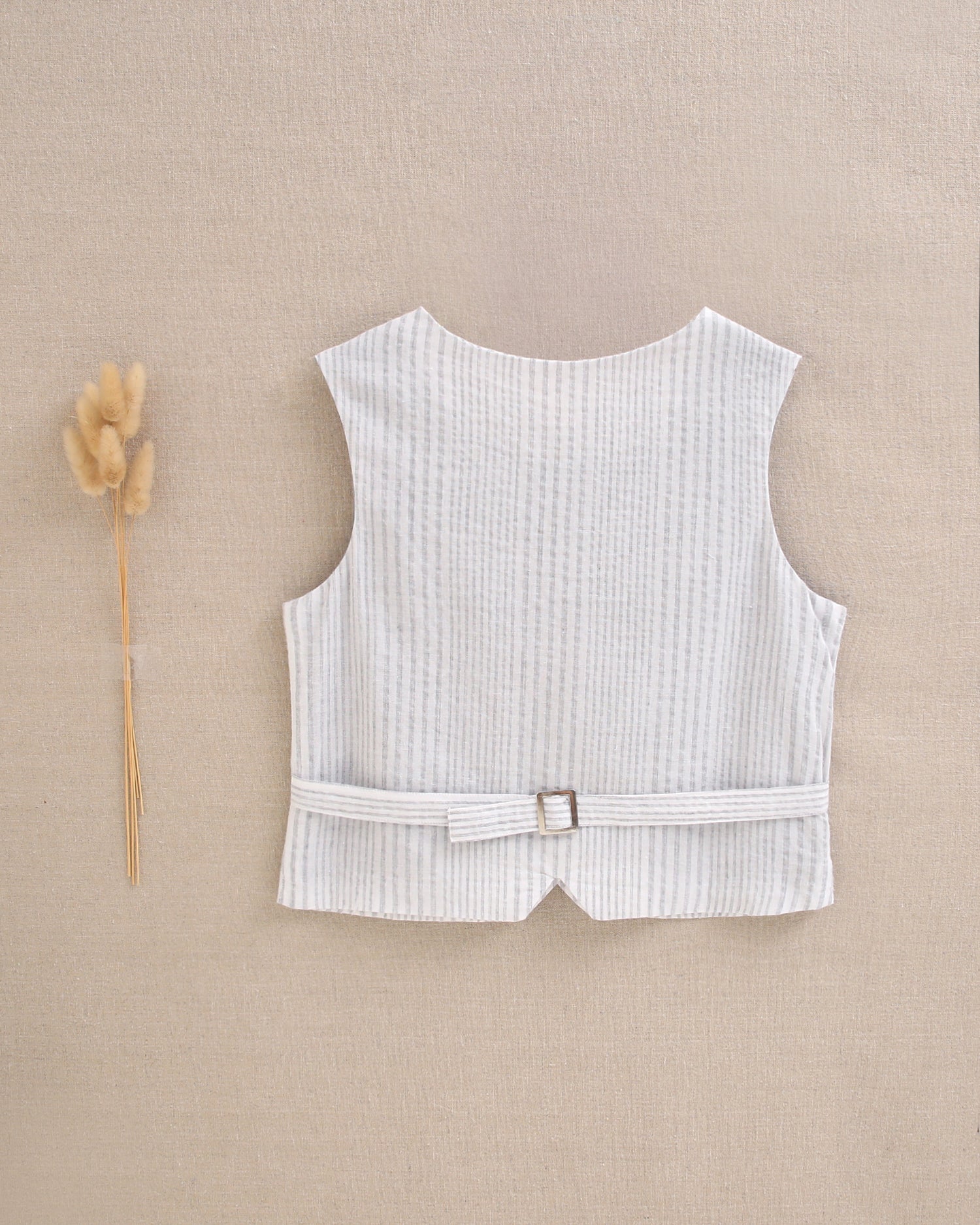 Conjunto de Chaleco en Lino de Rayas Grises