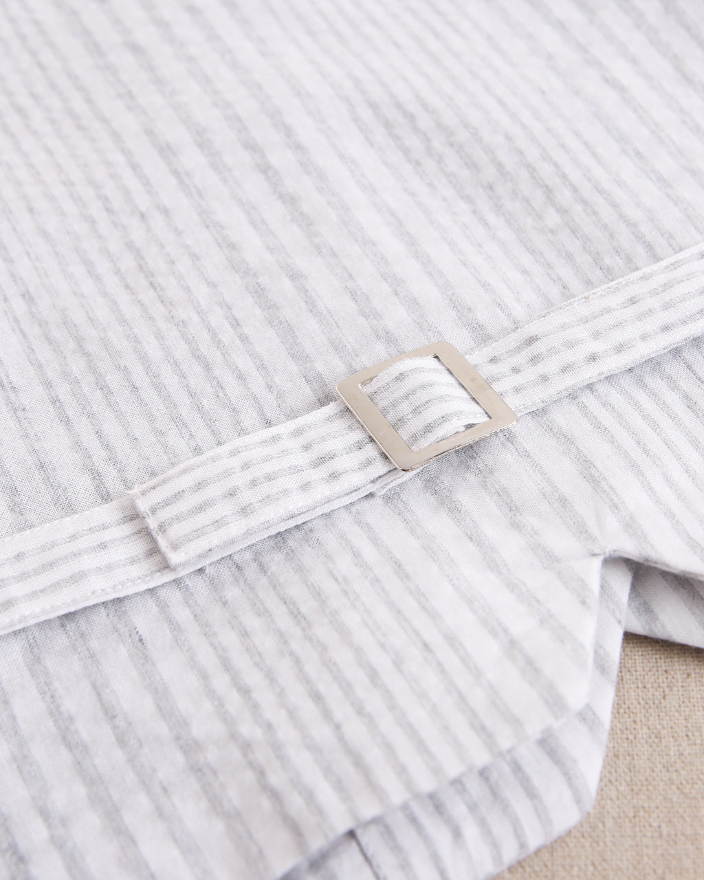 Conjunto de Chaleco en Lino de Rayas Grises
