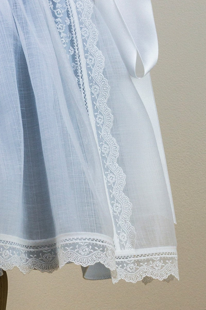 Mantilla Cristal Off White con Encaje y Lazo de Razo Flores Bordadas En Nido de Abeja y Forro Azul Empolvado