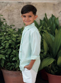 Conjunto de Camisa Verde y Bermuda Blanco