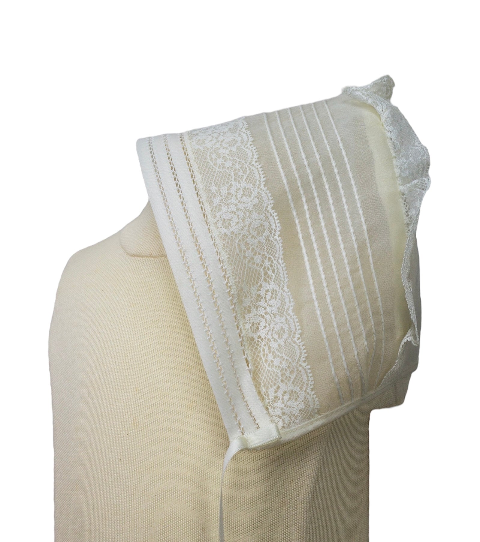 Pelele en Tela Crystal y Encaje con Capota