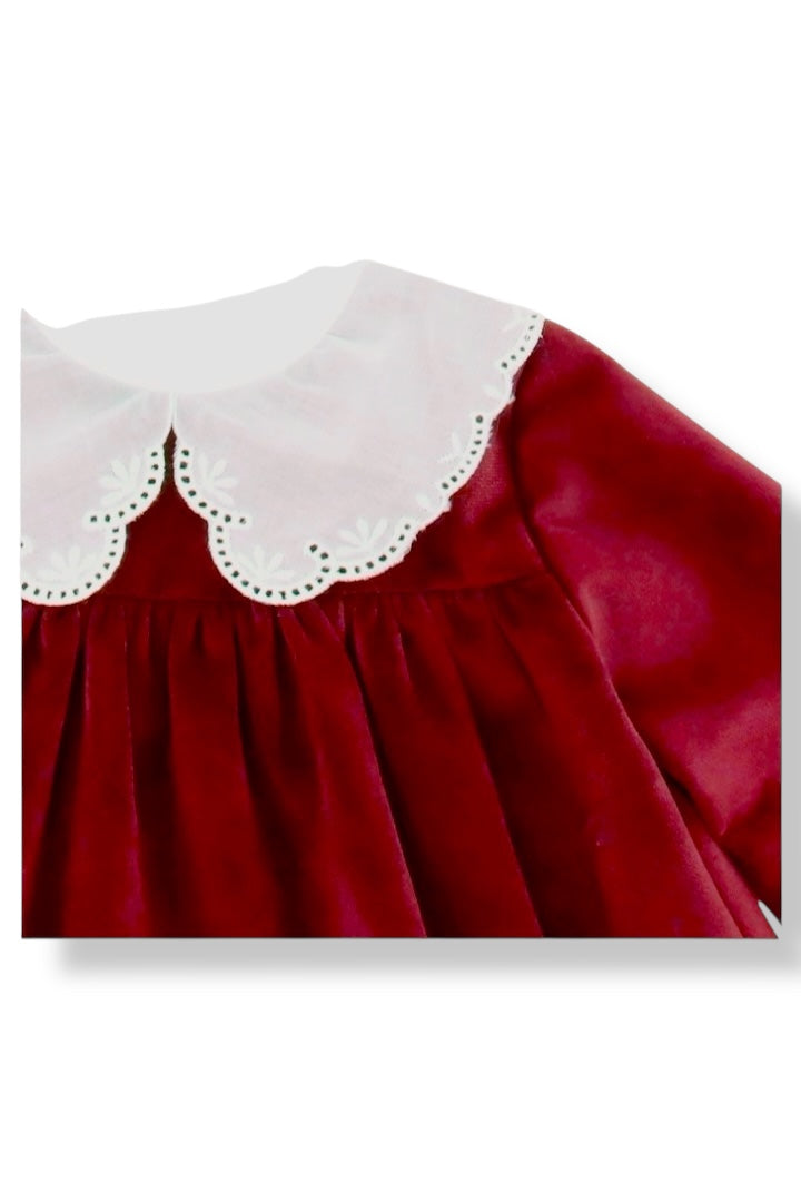Jesusito Velvet Rojo Cuello Oversize y Cubre Pañal a Juego