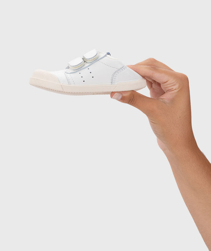 Tennis de Piel Barefoot Blancos con Azul